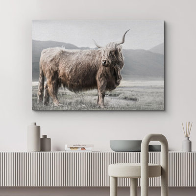 «Animals Shetland Cow in Mountain Range» sur toile