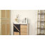 Chambre avec commode 4 tiroirs avec porte de grange coulissante Givens 