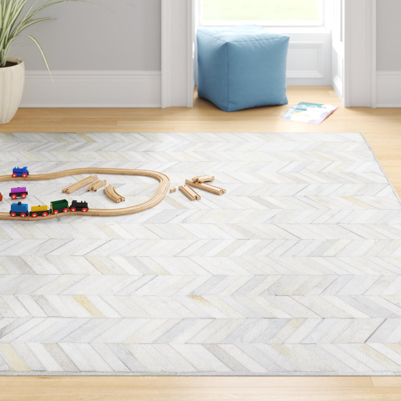Tapis ivoire en cuir de vache Azikiwe, Rectangle de 10 pi x 14 pi