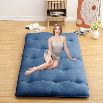 Matelas de sol futon japonais portable et confortable - lit de couchage pliable en forme de tatami, idéal pour une chambre, un dortoir, une chambre d'amis, un VR ou le camping. Disponible en formats simple et double.
