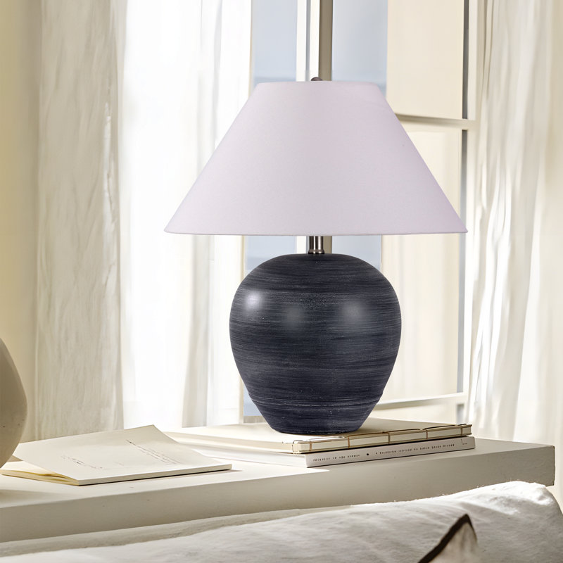Lampe de table en céramique, H 21,65 po x l 17,99 po x P 17,99 po, Rayé noir