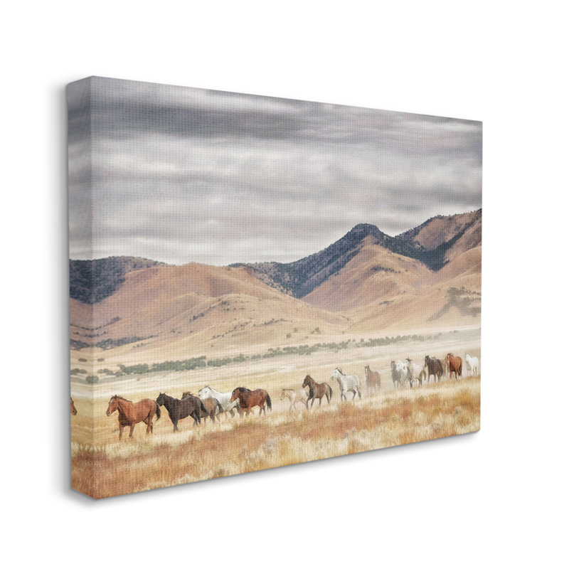 Chevaux sauvages parcourant un paysage occidental surdimensionné, art mural sur toile par PH Burchett, Toile tendue