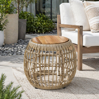 Table d'appoint d'extérieur en bois d'acacia avec base en osier