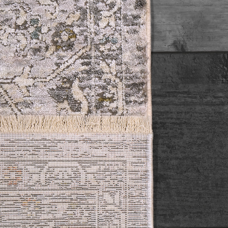 Oriental Area Rug in Ivory/Grey, Rectangle 7.1' x 10.1'