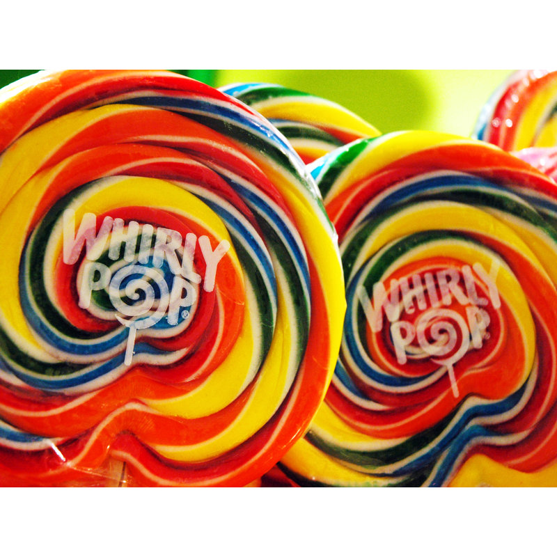 Whirly Pop par Adam Sherbell - photographie, H 17,25 po x l 21,25 po, Papier avec cadre noir
