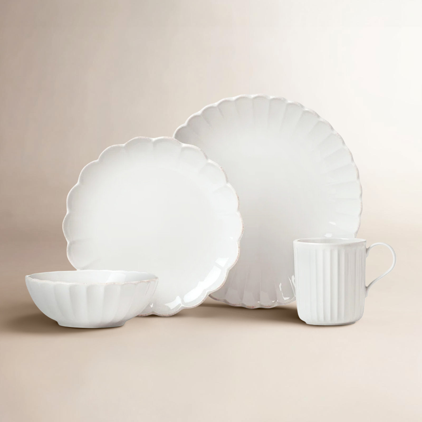 French Perle Scallop White Scallop 4-Piece Place Setting (Service for 1)