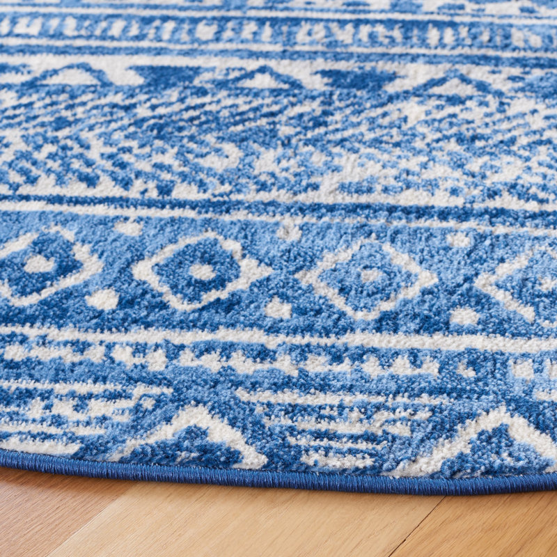 Brentwood Performance Rug, Round 6'7"
