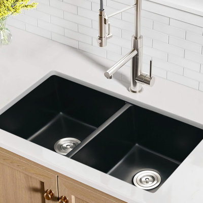 32" L X 18" W Black Quartz Double Bowl Undermount Sink - Heatproof, Stain , Scratch Rust Basket Strainer For Rapid Drain X Kitchen Sound Dampening, Heat & Proof, Effortless And Seamless Drainage