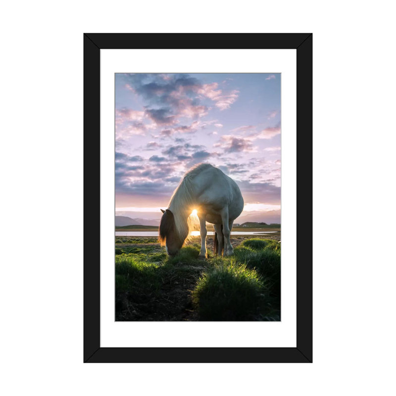 « minuit soleil », reproduction de photo sur toile, Papier d'art encadré noir, H 24 po x l 16 po x P 1 po