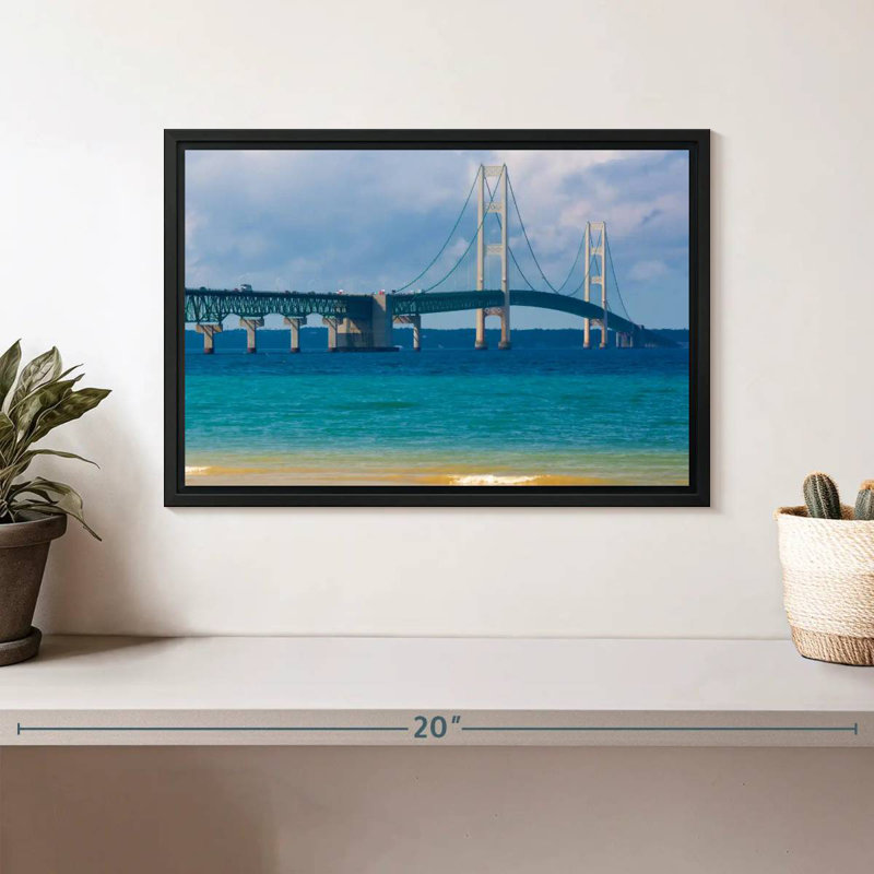 Idyllique pont Mackinac, 37 po x 25 po, Cadre flottant noir