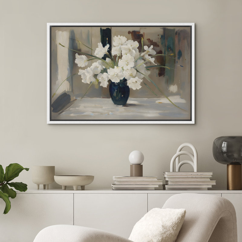 Fleurs blanches dans le vase, impression sur toile encadrée, H 24 po x l 36 po, Blanc