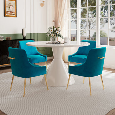 Magallanes 4 - Person Round Table Dining Set with Velvet Dining Chairs