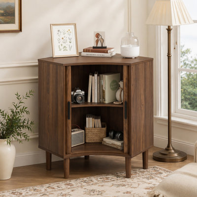 Armoire de coin cannelée, petite armoire de coin avec portes coulissantes et tablettes réglables, armoire de rangement moderne autoportante étroite en bois pour petits espaces, salon, salle à manger, salle de bain, noyer
