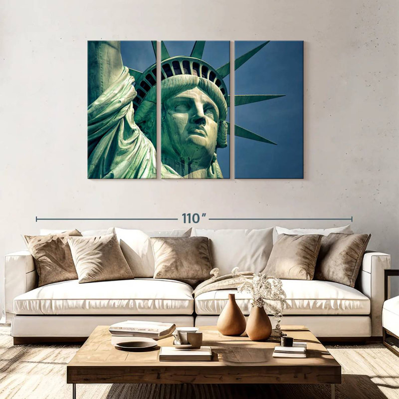 La Statue de la Liberté aux États-Unis, H 48 po x l 74 po