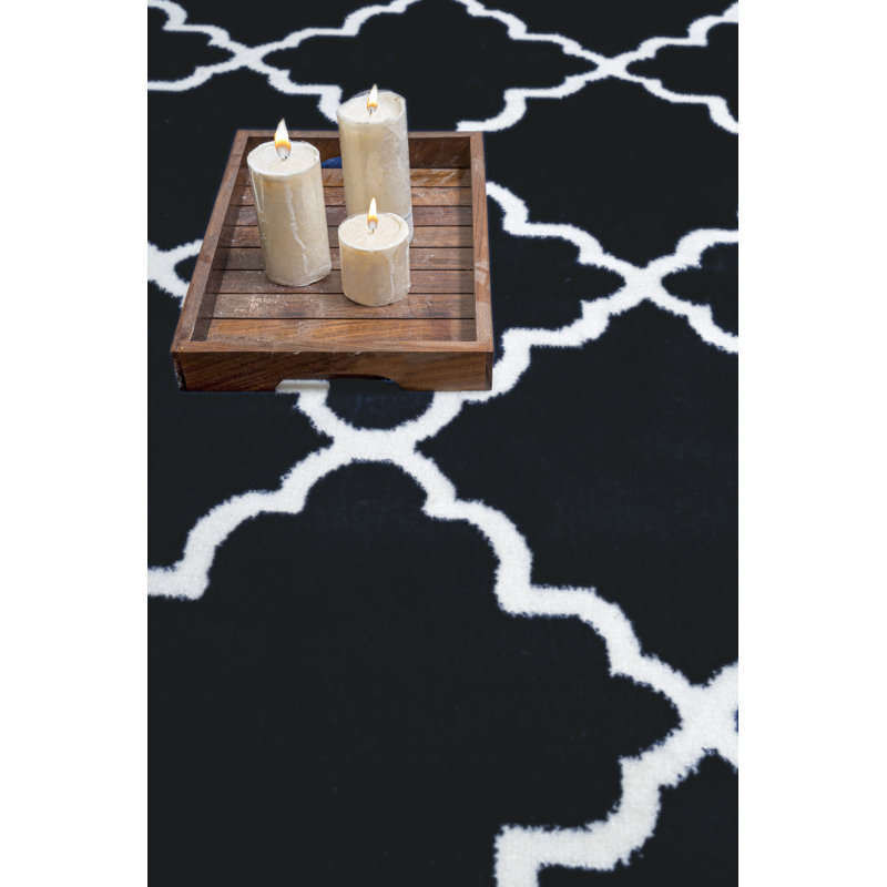 Tapis noir / blanc Ikat, Rectangle 3 pi 3 po x 5 pi 6 po