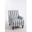 Chaise d'appoint rembourrée, fauteuil vintage avec tissu en lin rayé bleu et blanc et garniture cloutée pour le salon