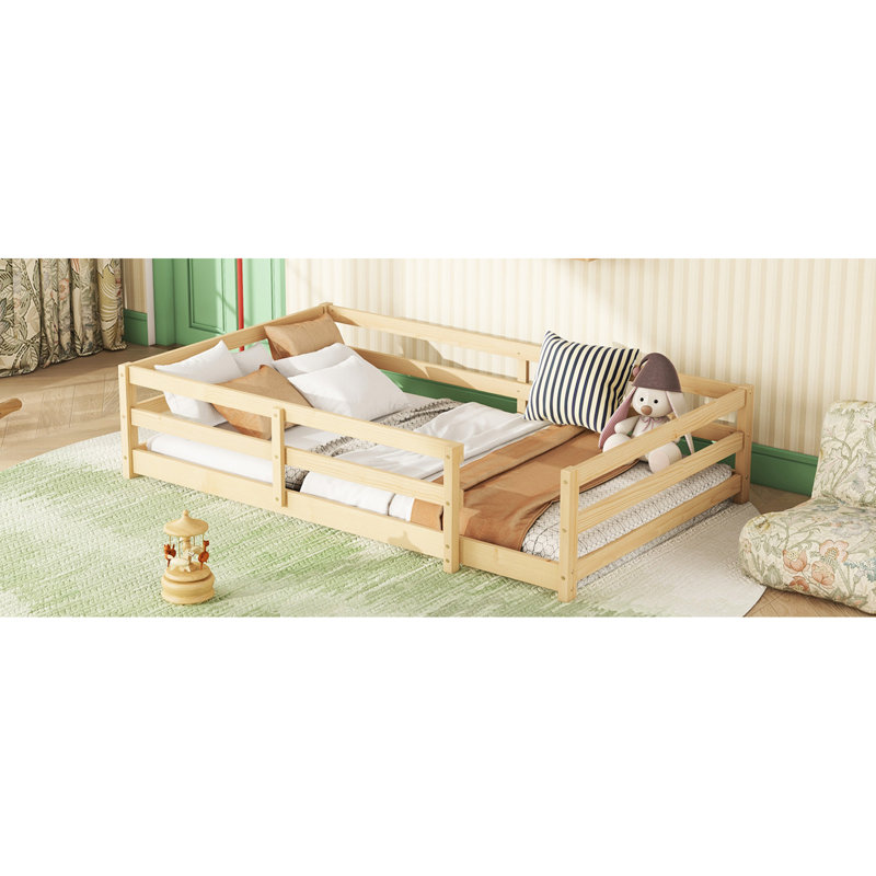 Lit de plancher simple de couleur naturelle avec clôture pour, pin de haute qualité, structure stable, sans sommier, installation rapide, zone de repos polyvalente