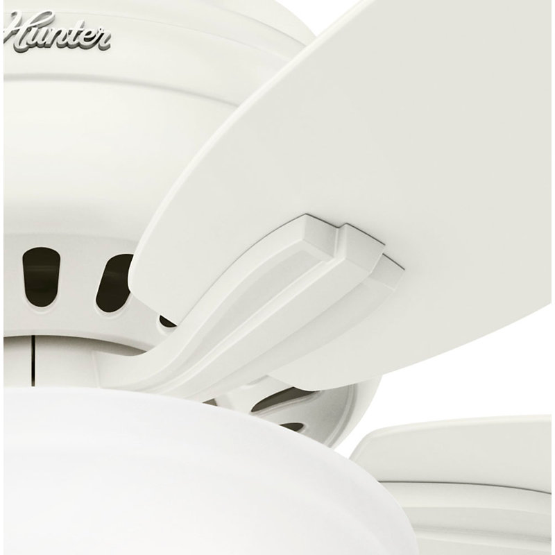 Ventilateur de plafond à profil bas 52 po avec lumière DEL et chaîne de traction Hunter, Blanc frais