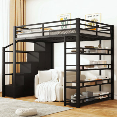 Lit mezzanine double en métal avec tablettes de rangement, garde-robe et escalier