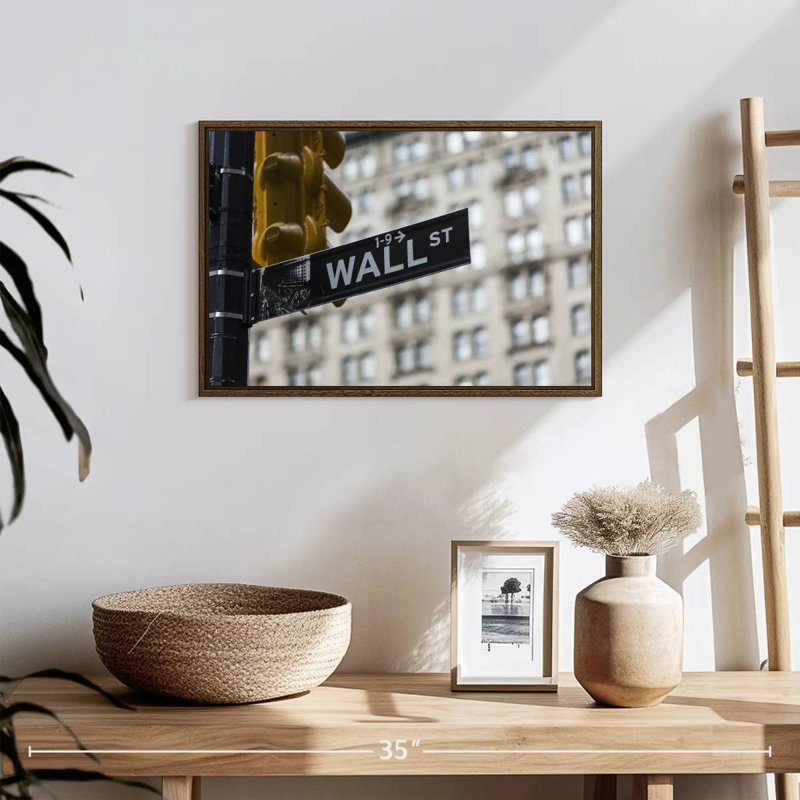 NYC Wall Street, 19 po x 13 po, Cadre flottant noyer