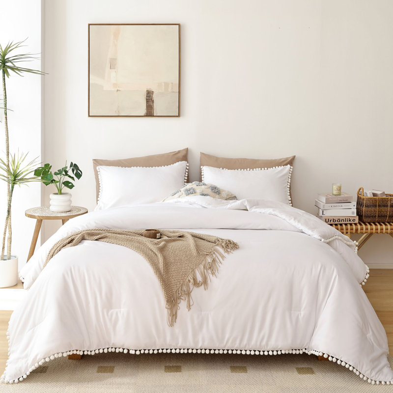 Ensemble d'édredon toutes saisons 3 pièces Superfiber Bohemian Pom, Blanc, Courtepointe grand lit + 2 taies d'oreiller standa