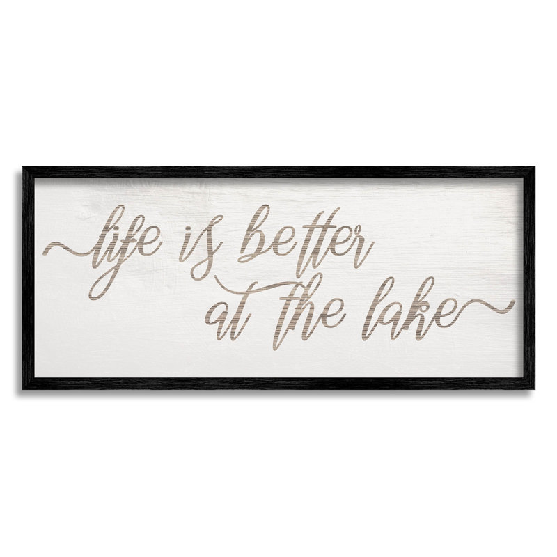 «Life Better At The Lake», estampe numérique par Lil 'Rue, H 10 po x l 24 po x P 1,5 po, Giclée encadrée noir minuit