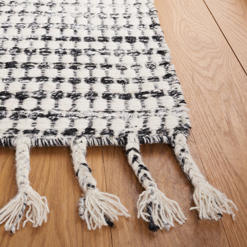 Soderquist Flatweave Black/Ivory Area Rug, Rectangle 4' x 6'