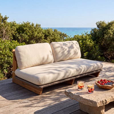 Canapé deux places Brisa de 132 cm de large, en bois d'acacia massif naturel, avec coussins amovibles, idéal pour terrasse et piscine.