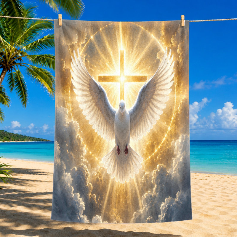 Serviette de plage 1 pièce Dove avec croix, avec des ailes déployées d'un blanc sacré et un doré radieux entouré de nuages célestes. Cette microfibre est parfaite pour la natation, les voyages et les voyages unisexes.