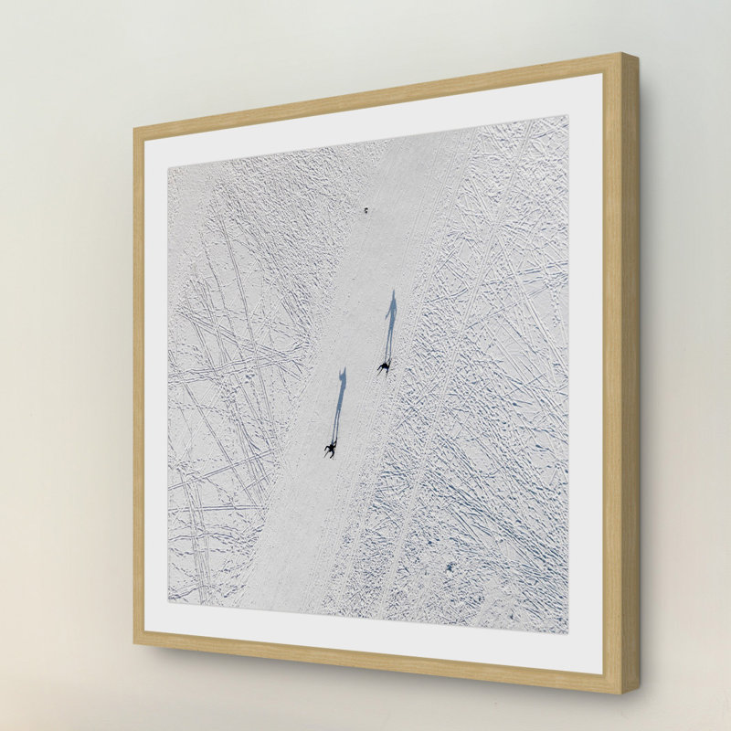 « two convoyage » par karolis janulis, reproduction de photo encadrée, H 24 po x l 24 po x P 1,5 po