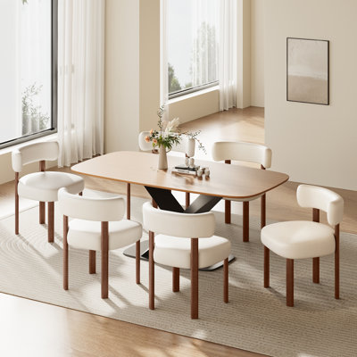 Chaise d'appoint rembourrée en similicuir