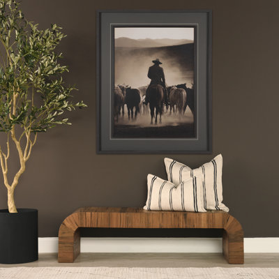 Golden Hour Cowboy Herd par Andreas Magnusson, reproduction de photo encadrée sous verre