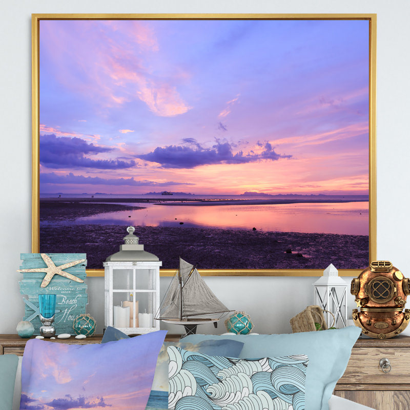 Plage, lever de soleil et ciel dramatique - art mural nautique et côtier, H 12 po x l 20 po x P 1 po, Cadre flottant doré