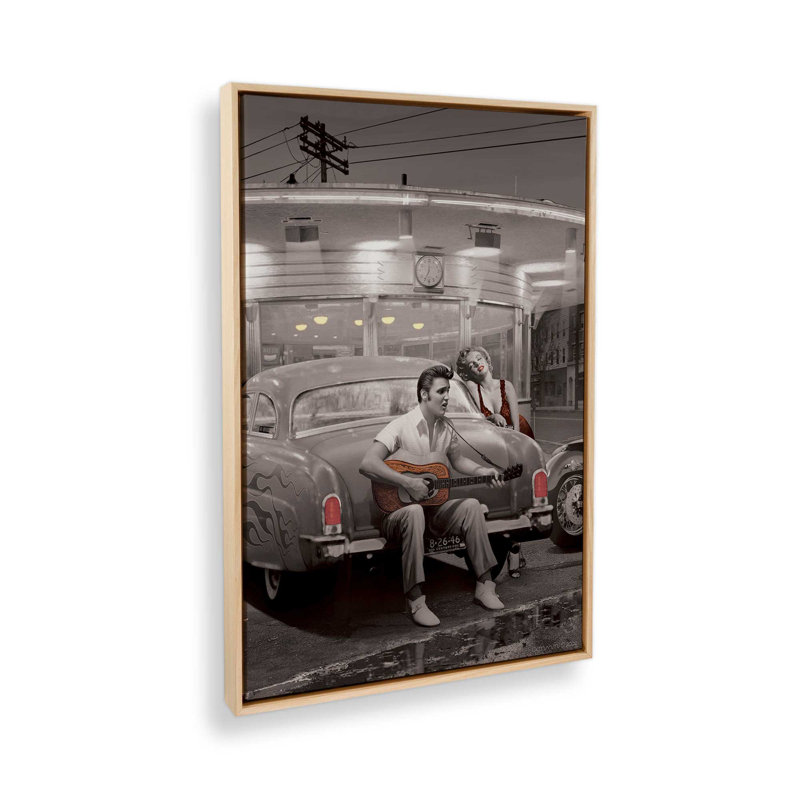Midnight Melody Drive-In, H 18,75 po x l 12,75 po, Impression encadrée sans passe-partout, Érable américain