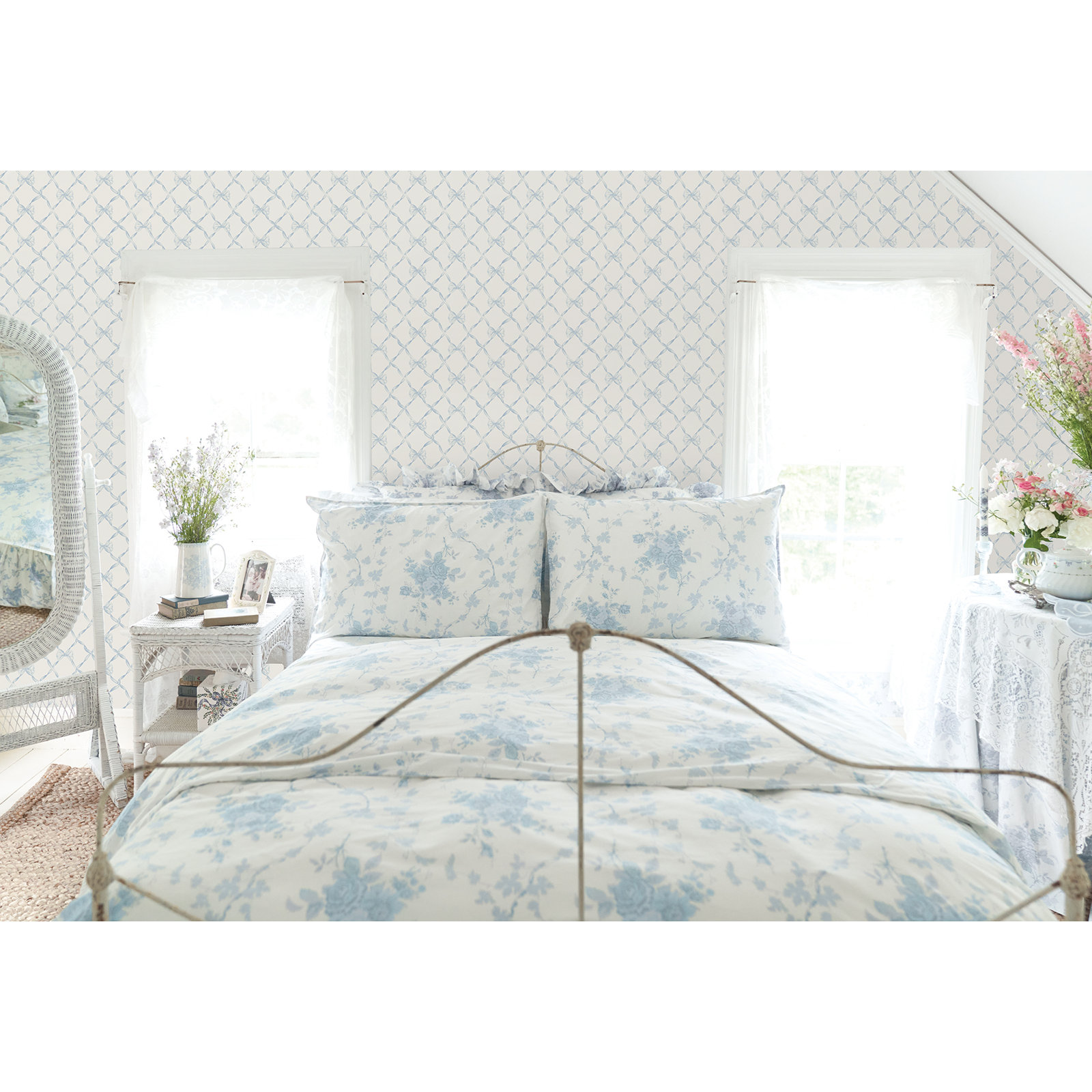 Baby Bow Peel & Stick Wallpaper Roll, Blue