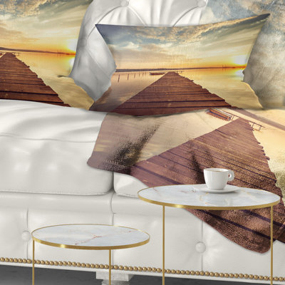 Coussin lombaire en mer sous un magnifique cloudscape