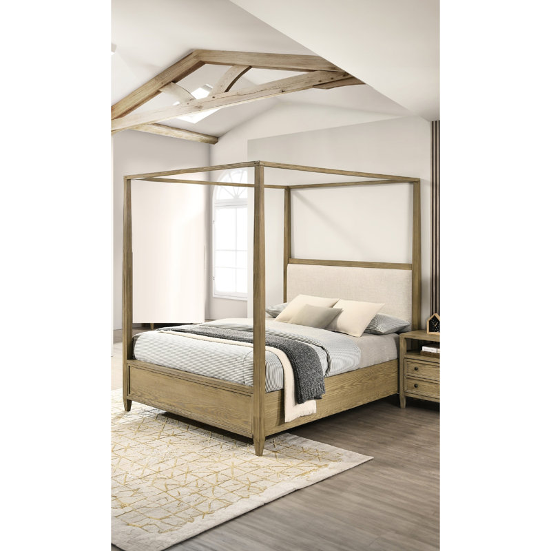 Grand lit à baldaquin rustique avec structure aux lignes épurées, finition en bois naturel pour la chambre à coucher, auvent, finition, cadre reposant
