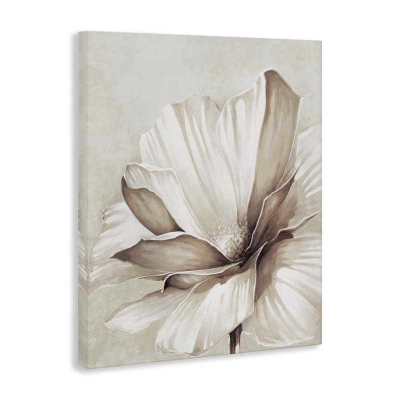 Art mural sur toile "White Flower Petals" par Cloverfield & Co., H 40 po x l 30 po