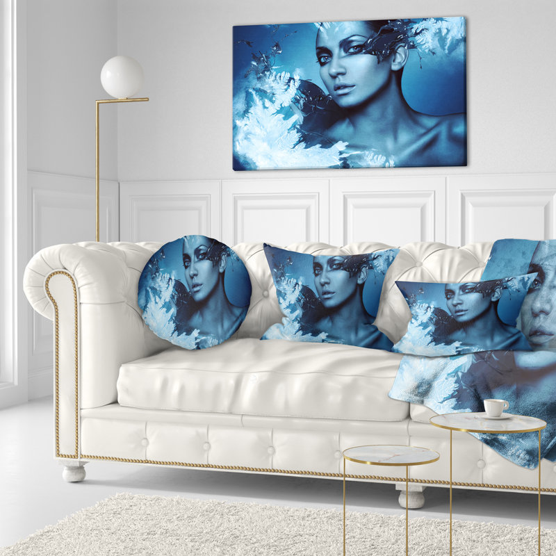 Coussin «Woman with Snow Splash» - Portrait imprimé
