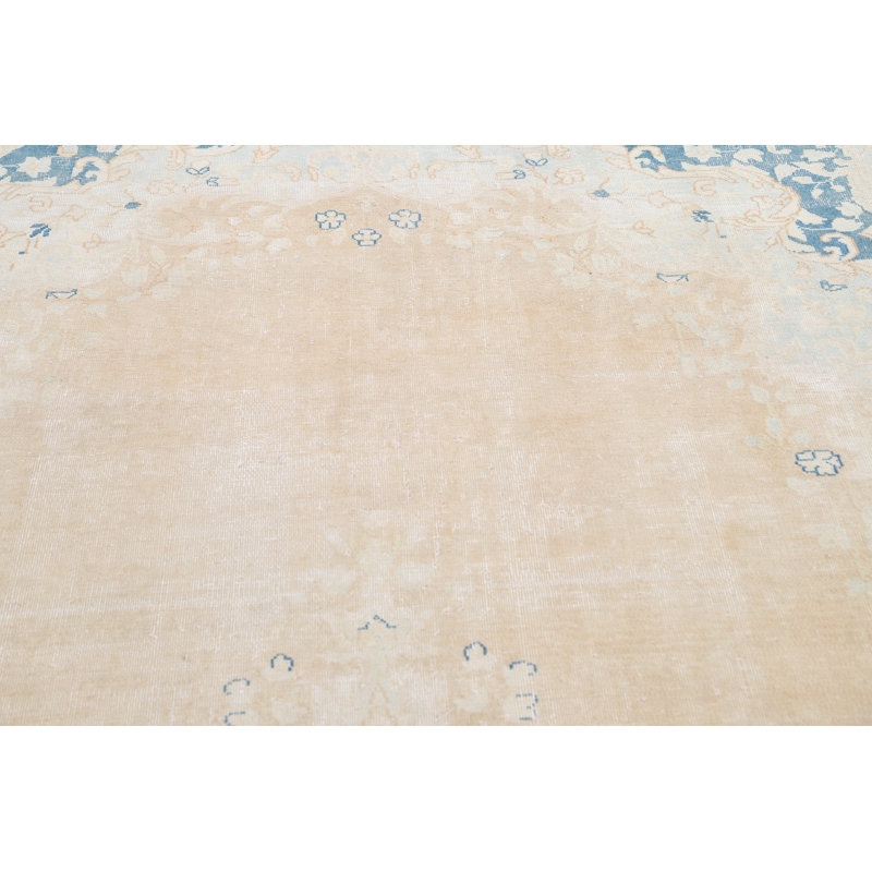 Tapis traditionnel discret 6x8