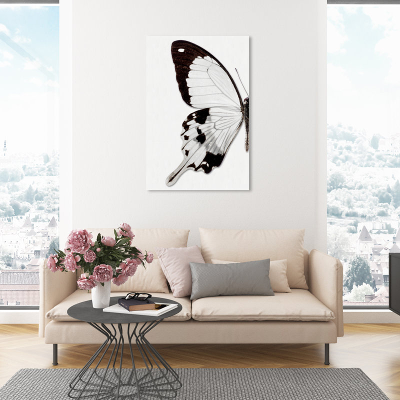 Papillon monochrome I - photographie sur toile, H 45 po x l 30 po