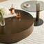 Ensemble de deux tables basses rondes en bronze antique avec table d'appoint en verre trempé