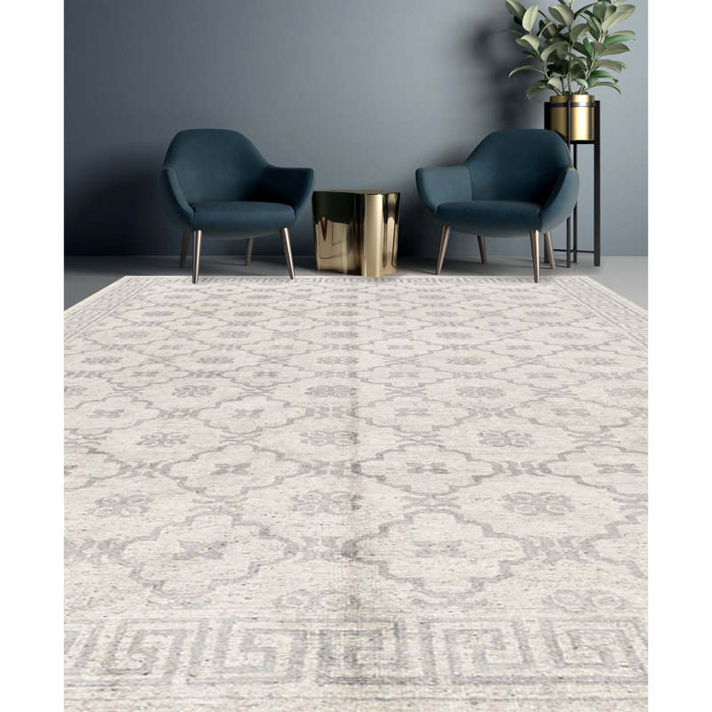 Neo Villa Southwestern Area Rug in Silver, Rectangle 6' x 9'2"