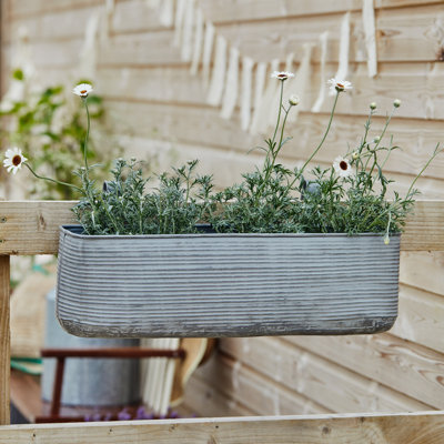 Matlock Metal Window Box