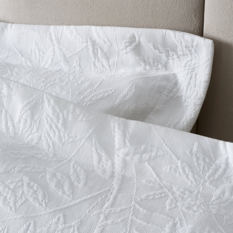 Matelassé Leaves Cotton Oxford Pillowcase