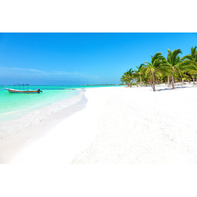 " Stunning Tropical Beach "
