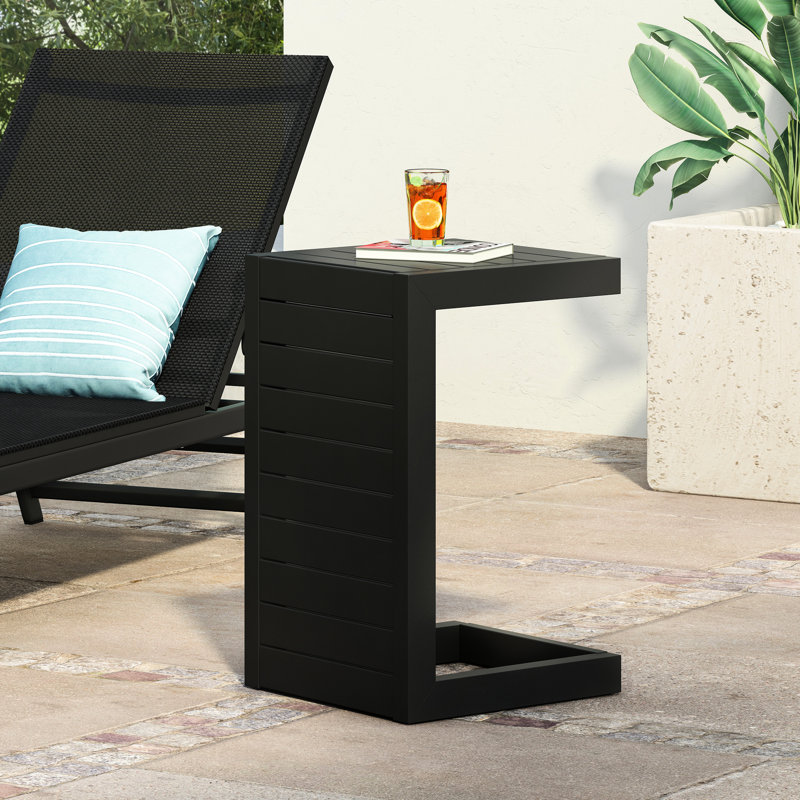 Table d'appoint d'extérieur noir mat fabriquée en aluminium avec style