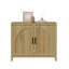 Buffet moderne Almodovar 94 cm (37 po) cannelé, avec 2 portes cintrées et étagères réglables, idéal pour la salle à manger, la cuisine, le salon et l'entrée, en chêne clair.-705663890
