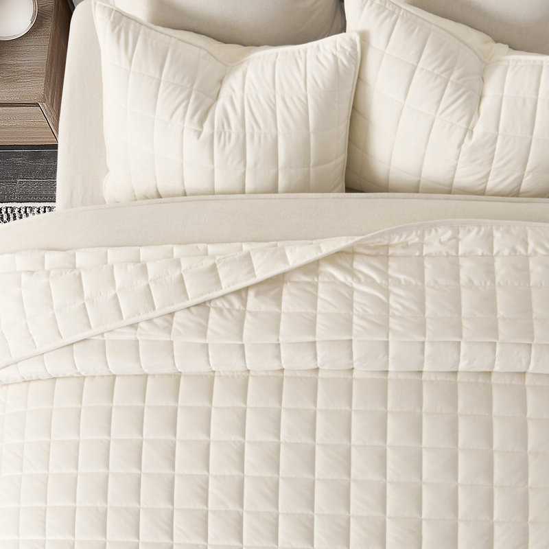 Box Stitch PearlVelvet Quilt set, Ivory White, King Quilt + 2 King Shams