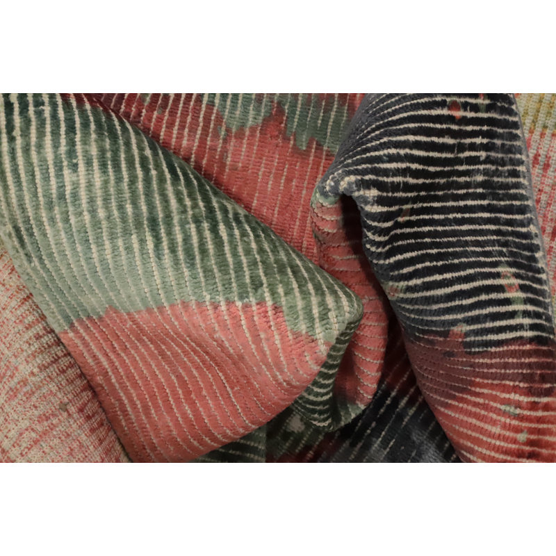 Tapis Roaring Elegance: Bold Tiger